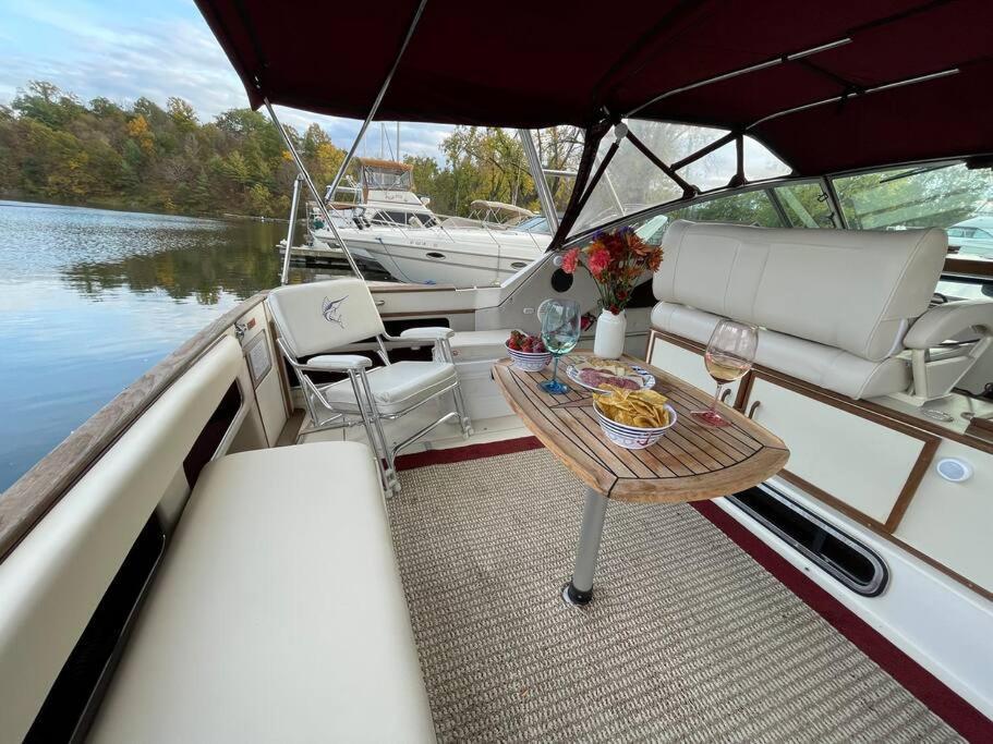 Private Yacht On Catskill Creek Εξωτερικό φωτογραφία
