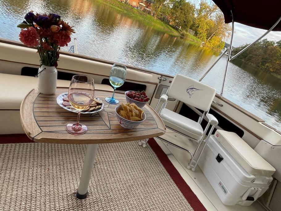 Private Yacht On Catskill Creek Εξωτερικό φωτογραφία